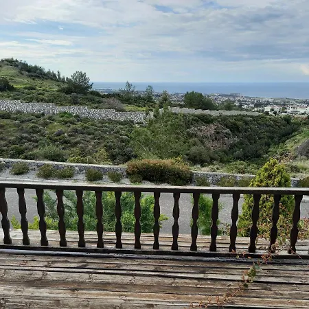 Cosy & Magical 2 Bedroom Place In Catalkoey, Kyrenia Hotel Kazaphani